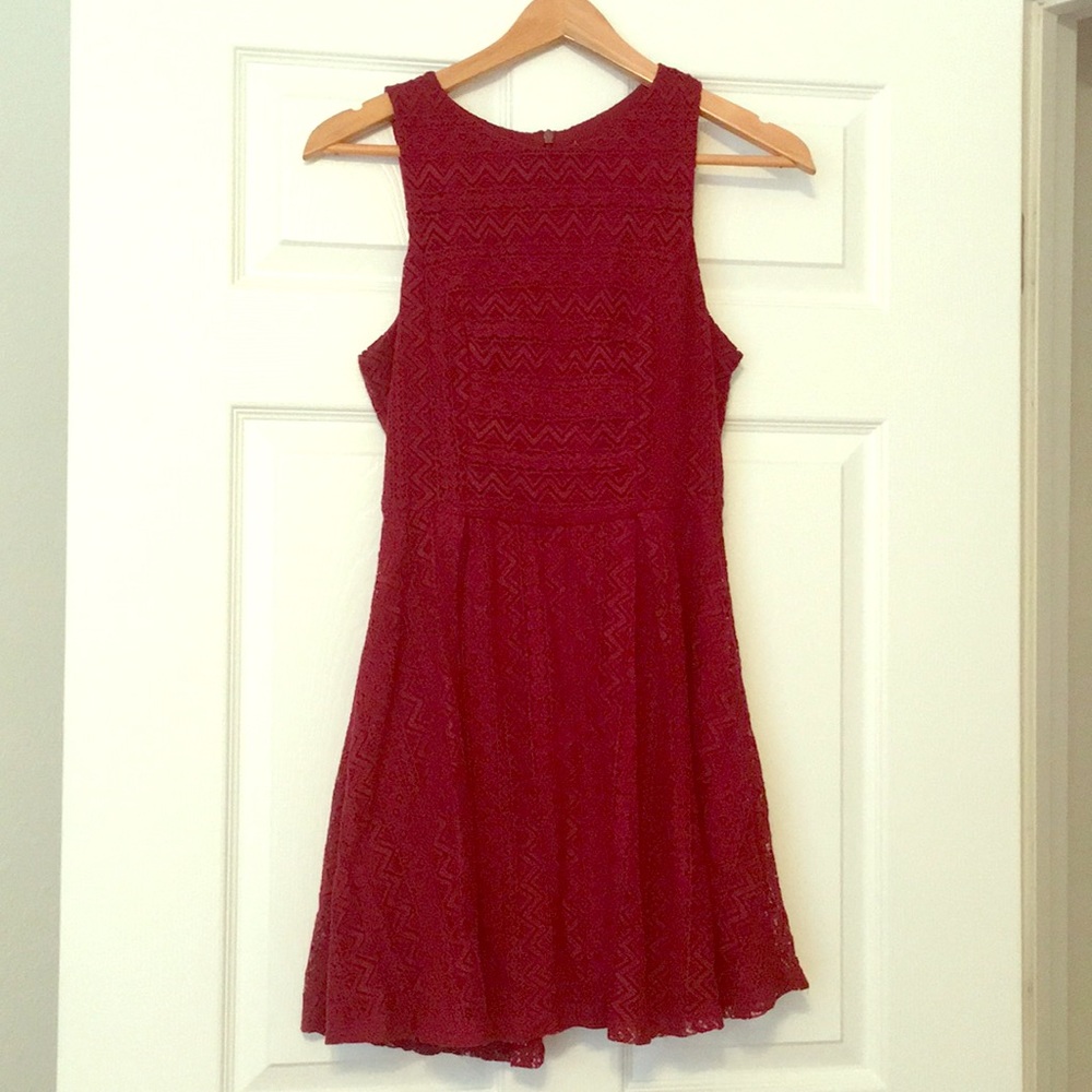 Burgundy casual dress. Size M. Never worn.